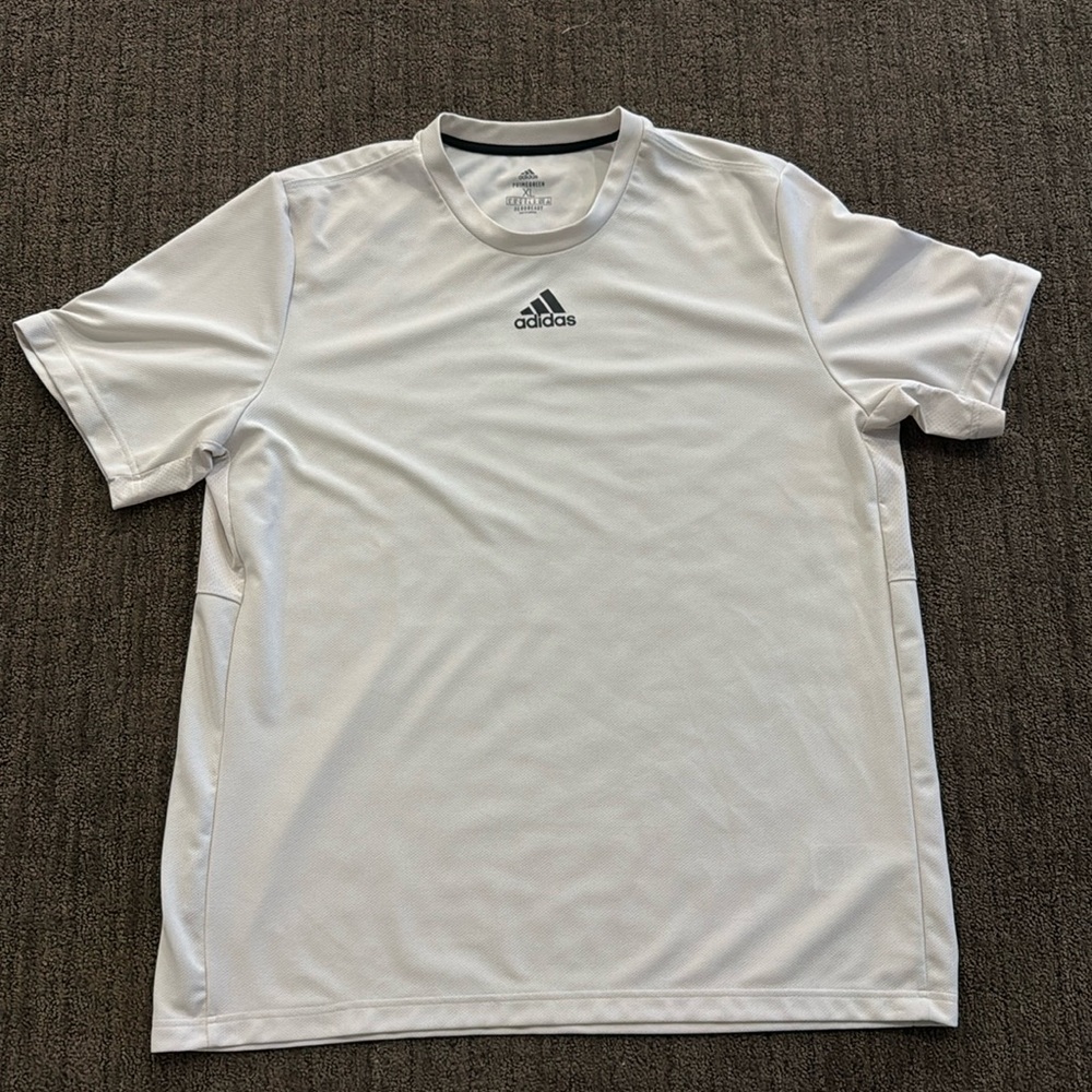 Adidas jersey tshirt cream color size XL